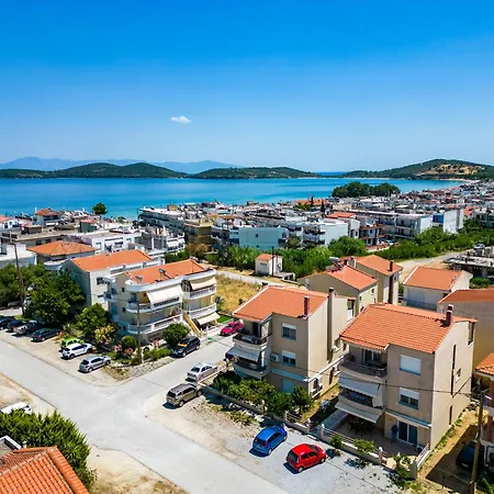 Utopia Néa Péramos